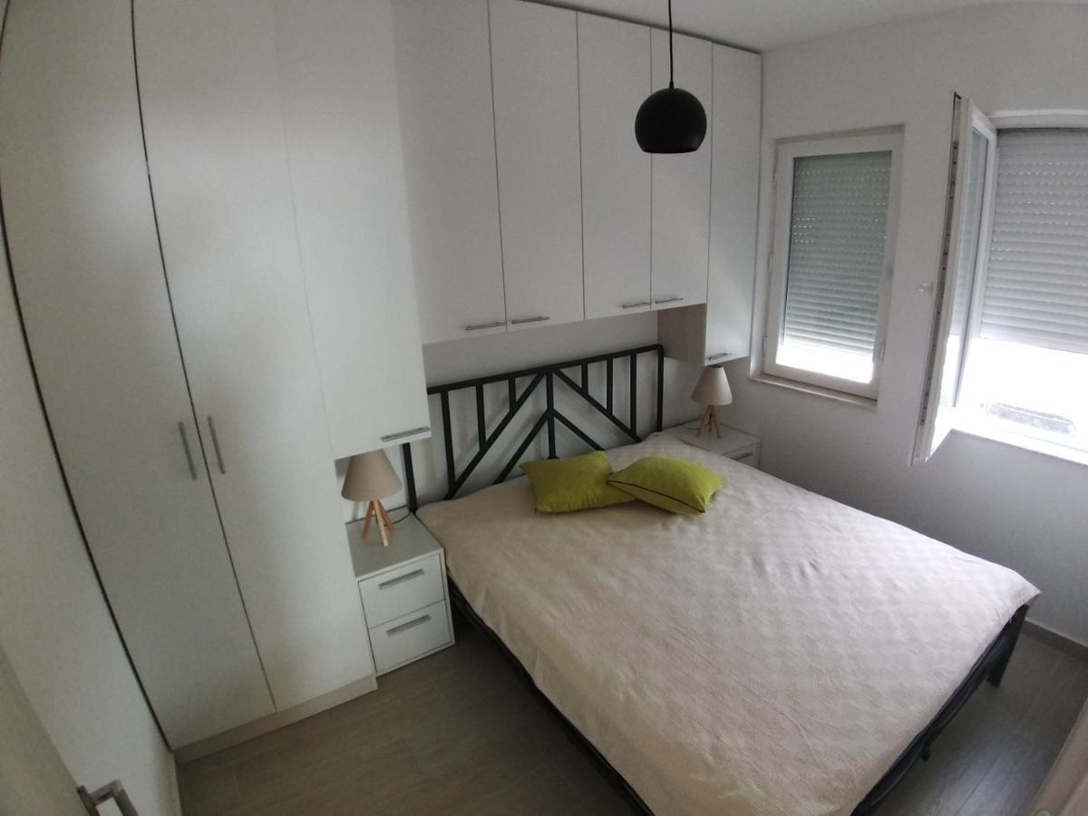 Apartman Dajoda 1 Bijela Eksteriør bilde